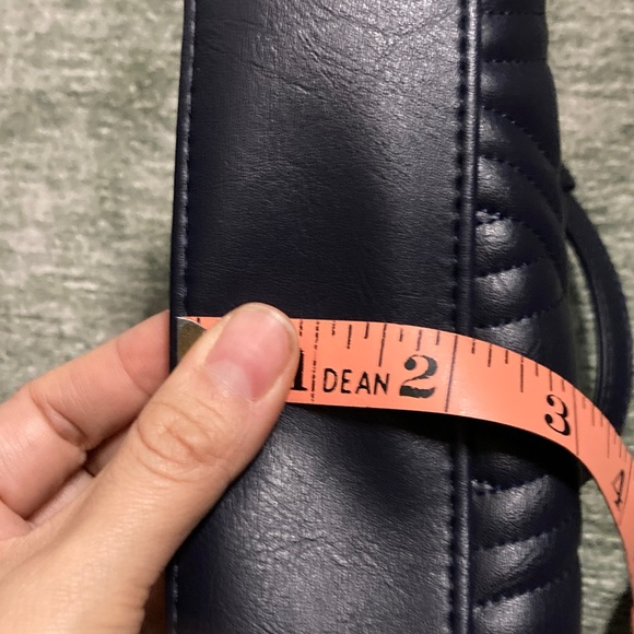 Vintage Elegant navy Quilted crossbody purse - Picture 4 of 7